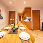 Alpine Garden - Truly Hidden Gem With Sunny Garden In Town Center Apartamento